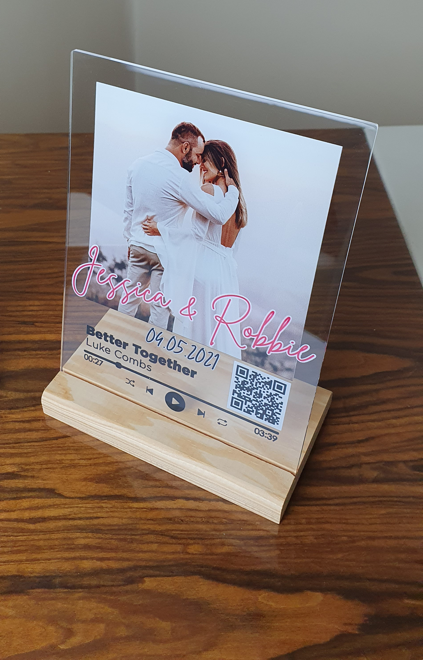 Create Timeless Memories with our Personalized Gift Glass Art Music Plaque